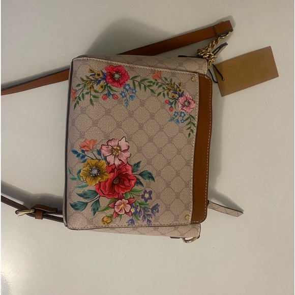 Steve Madden crossbody purse beige with pink flower NWT. - Picture 4 of 8